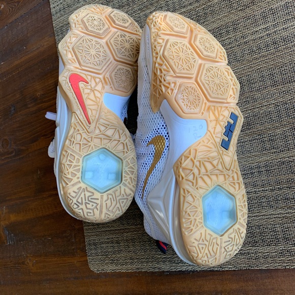 NIKE LEBRON XII Mens 8.5 Sneaker 724557-174 - Picture 10 of 10